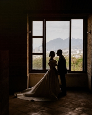 "We all need: Something to do, someone to love, something to give, and something to look forward to." — Dan Buettner
.
.
.
.
.
#lovequotes #silouette #weddingvibes #cerrodelasilla #weddingphotographer #fotografodebodas #firstlook #gotmartied #theweddingboard #bestweddingphotographer