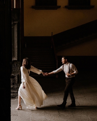 “Only passion for living, and for loving, become your sole reality. This is no easy task for it takes insurmountable courage.”
-Ernest Hemingway
.
.
.
.
.
#powercouple #weddingphotographer #engagementsession #sesioncasualalternativa #fotografodebodas #palaciodegobierno #kodakektar #kodak #ernesthemingwayquotes